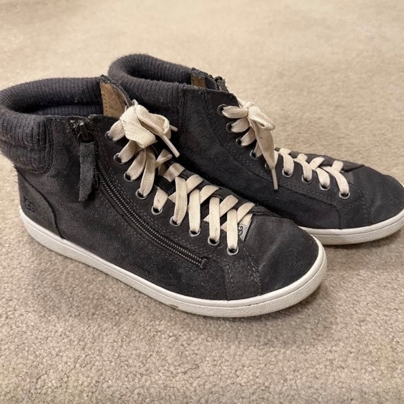 UGG Genuine Suede Sneakers - size 7.5 - Picture 2 of 5